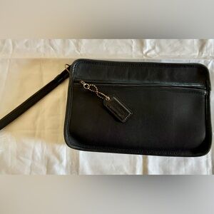 Vintage Coach Black Leather Clutch/wristlet
